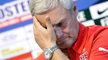 Rücktritt aus Aberglaube? Armin Veh gibt seinen Posten als Cheftrainer beim VfB Stuttgart auf.