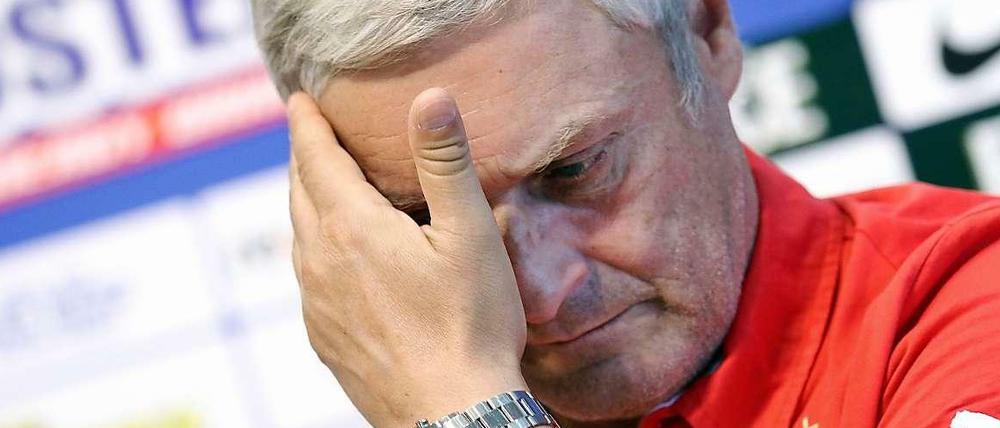 Rücktritt aus Aberglaube? Armin Veh gibt seinen Posten als Cheftrainer beim VfB Stuttgart auf.