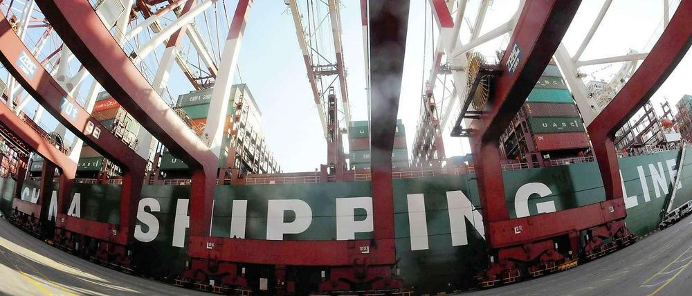 Einkaufen, verkaufen, verschiffen, mehr Handel soll sein. 3200 bi- und multinationale Abkommen regeln den Warenverkehr. Mit TTIP soll ein nächstes dazu kommen.