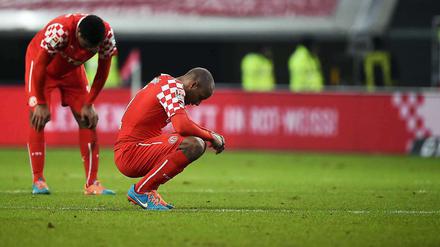 Kein Blick nach oben: Fortuna Düsseldorf bekam einen Dämpfer im Rennen um den Aufstieg.
