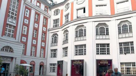 Was für ein Theater. Im Admiralspalast gingen Berliner und Brandenburger Schüler aufeinander los. Ob auch rassistische Sprüche fielen, ist noch nicht geklärt. 