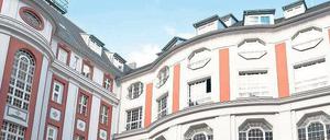 Was für ein Theater. Im Admiralspalast gingen Berliner und Brandenburger Schüler aufeinander los. Ob auch rassistische Sprüche fielen, ist noch nicht geklärt.