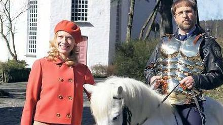 Kommissarin Sophie Haas (Caroline Peters) und Dorfbulle Dietmar Schäffer (Bjarne Mädel).