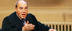 Gregor Gysi (Linke) ist neben seinem Bundestagsmandat anwaltlich tätig