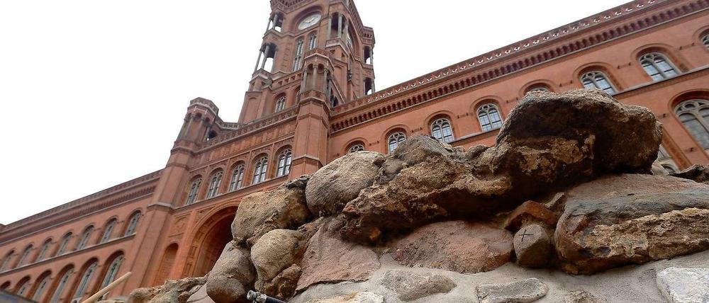 Während Archäologen das alte Berlin freilegen, legen die Autoren des Buches „Die DNA der Stadt“ einhundert deutsche Städte auf den Röntgentisch.