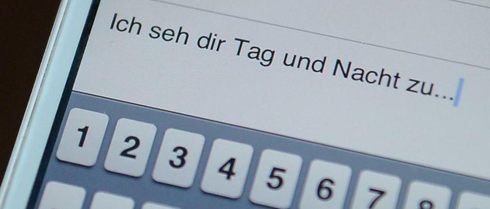 Im Wahn. Nachrichten wie die auf diesem gestellten Foto schicken Stalker ihren Opfern.