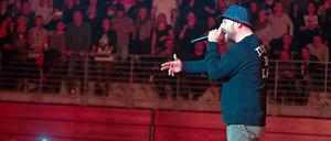 Beatsteaks-Sänger Arnim Teutoburg-Weiß in der Max-Schmeling-Halle.