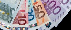 Frankreich und Italien bekommen einen Aufschub, ihre Haushalte zu sanieren.