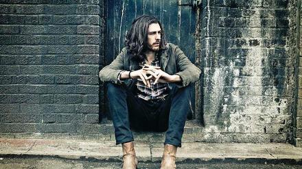 Andrew Hozier-Byrne nennt sich als Musiker Hozier.