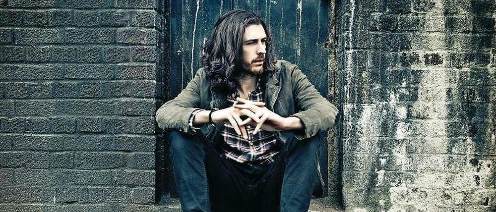Andrew Hozier-Byrne nennt sich als Musiker Hozier.