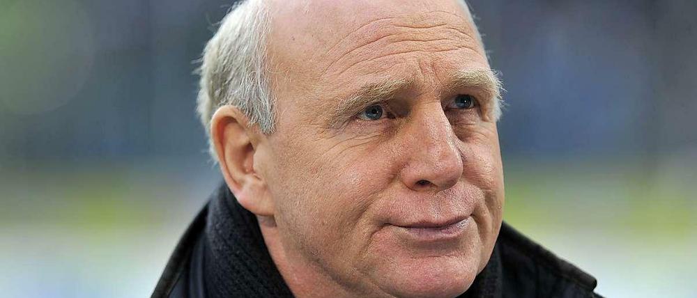 Dieter Hoeneß, Hertha-Manager von 1997 bis 2009, geht mit seinem Ex-Verein hart ins Gericht.