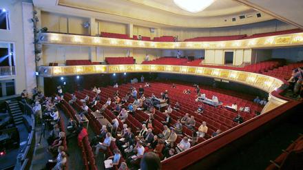 Der Admiralspalast in der Friedrichstraße. Hier kam es am Dienstagvormittag zu Übergriffen von Berliner Schülern auf Brandenburger Schüler.