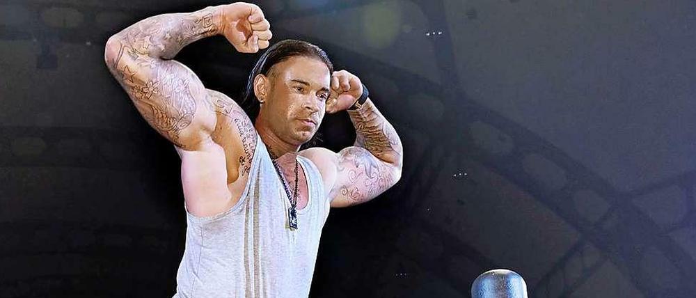 Seht her meine Muskeln: Tim Wiese steigt in den Wrestling-Ring in Frankfurt.