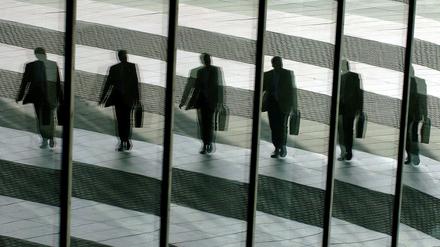 Alle freiwilligen Selbstverpflichtungen der Wirtschaft haben nichts genutzt. Die Männer regieren weiter. Nun kommt die gesetzliche Frauenquote.