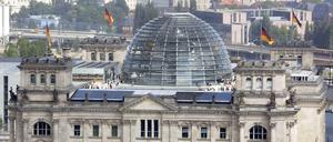 Mehr Transparenz im Berliner Politikbetrieb - diese Forderung hat sich verstärkt, seit die EU-Kommission ankündigte, ihre Kontakte mit Lobbyisten offenzulegen.