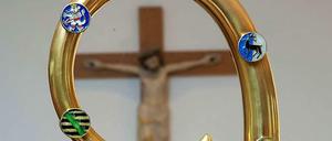 Die Katholische Kirche darf laut Bundesverfassungsgericht katholische wiederverheiratete Chefärzte entlassen und nichtkatholische besser behandeln.
