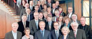 Wenn WDR-Intendant Tom Buhrow (erste Reihe, dritter von links) und der Rundfunkrat des Senders sich treffen, laufen sie im Funkhaus an sehr viel Kunst vorbei. Wie lange noch? 
