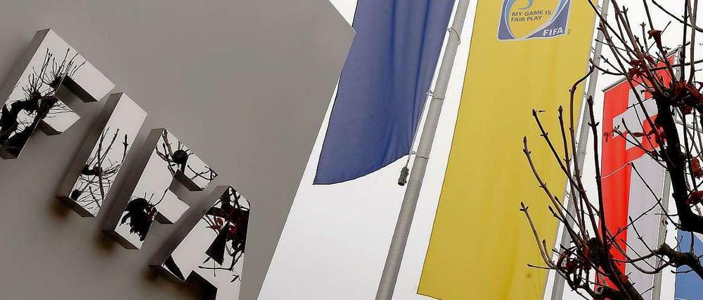 Reichlich Gegenwind: Die Fifa-Zentrale in Zürich kommt auch nach ihrem Ethik-Bericht nicht zur Ruhe.