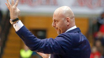 Die Serie hält. Alba Berlins Trainer Sasa Obradovic, hier in Zagreb, freut es, dass seine Basketballer seit acht Spielen ungeschlagen sind.