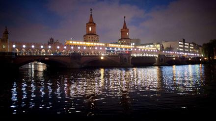 Hinter der Oberbaumbrücke geht's weiter - für die U1 irgendwann möglicherweise bis zum Ostkreuz.