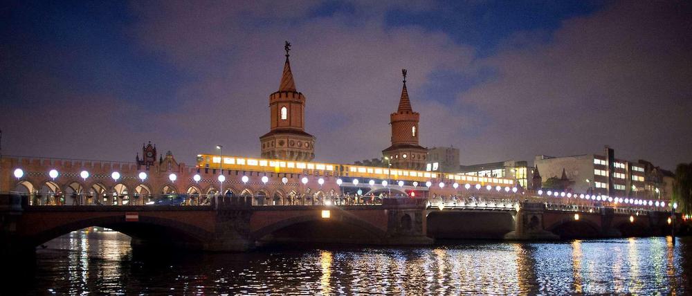 Hinter der Oberbaumbrücke geht's weiter - für die U1 irgendwann möglicherweise bis zum Ostkreuz.