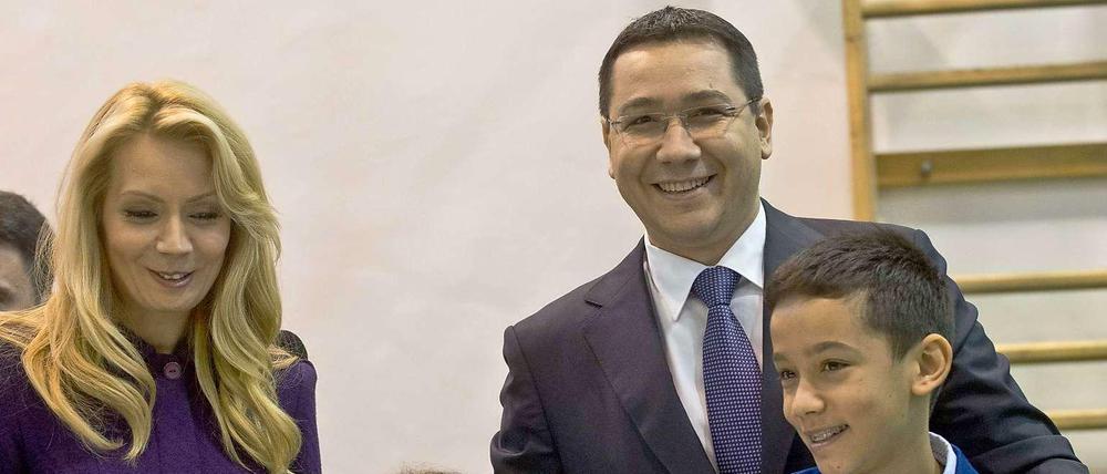 Rumäniens sozialdemokratischer Regierungschef Victor Ponta hat seine Niederlage bei der Präsidentschaftsstichwahl am Sonntag eingestanden.