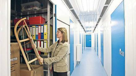 Häuser der tausend Geschichten. Die Bandbreite der Mieter von Selfstorage-Boxen reicht vom Hartz-IV-Empfänger über Antiquitätenhändler bis zum Ebay-Powerseller. Meist gibt es in den Zentren zwischen 400 und 1200 Mieteinheiten. 