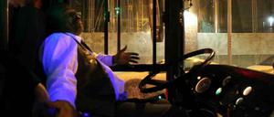 Der beste Busfahrer der Welt fuhr uns durch New York. Im Hintergrund läuft Old-School HipHop.