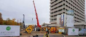 Die Deutsche Bank will bis zu 2500 Mitarbeiter am Rande des Ernst-Reuter-Platzes unterbringen. Dafür baut die Firma „Art Invest“ neben dem bestehenden Hochhaus.