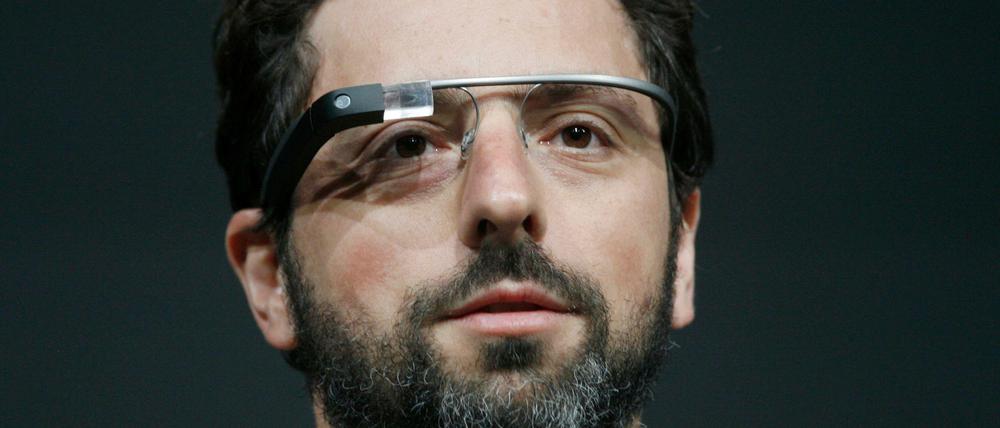 Google-Gründer Sergej Brin mit der Datenbrille Glass.
