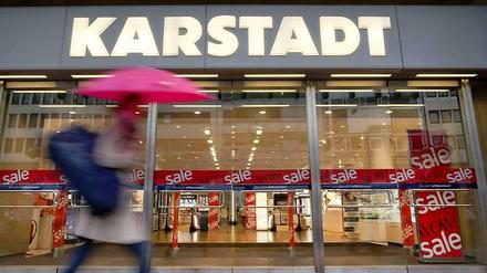 Ausverkauf. Im Zuge der Sanierung des Karstadt-Konzerns werden womöglich mehrere Kaufhäuser geschlossen werden. 
