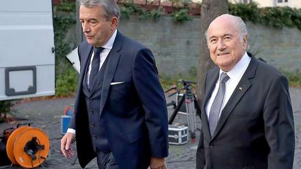 Präsidial, aber auch präsidiabel? Der umstrittene Fifa-Chef Joseph Blatter (r.) mit DFB-Chef Wolfgang Niersbach.