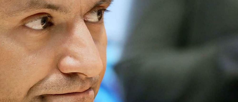 Dem ehemaligen SPD-Bundestagsabgeordneten Sebastian Edathy wird vorgeworfen, über kinderpornografisches Bildmaterial heruntergeladen zu haben.