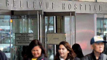 Das Bellevue Krankenhaus in New York. Hier liegt der Betroffene Patient