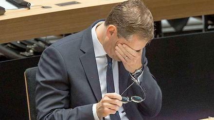 Wer hat jetzt schon wieder mit Sand geworfen? Michael Müller im Abgeordnetenhaus.