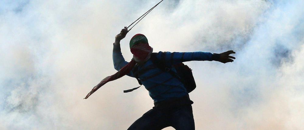 Spirale der Gewalt. In Jerusalem wechseln sich Attentate und Vergeltungsmaßnahmen ab.