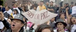 In Bogotá gehen seit Tagen Menschen auf die Straße, um die Fortsetzung der Friedensgespräche zu fordern.
