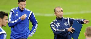 Vorgaben des neuen Trainers: Die Handschrift von Roberto Di Matteo (r.) war gegen Hertha BSC bereits zu erkennen.