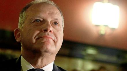 Der frühere Innenminister und EU-Abgeordneter Ernst Strasser hat vor Gericht seinen Fehler eingestanden.