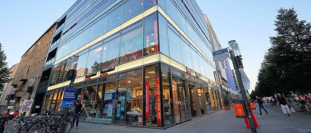 Stabiler Standort. Hugendubel an der Wilmersdorfer Straße, Ecke Goethestraße