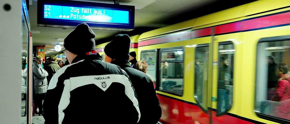 Fünf-Minuten-Takt? Viele Fahrgäste würden sich schon freuen, wenn Züge nach Fahrplan verkehren.