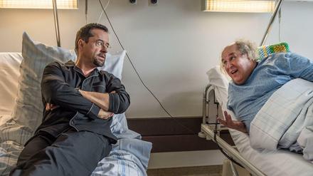 Ärzte sind schlechte Patienten, das gilt insbesondere für Professor Karl-Friedrich Boerne (Jan Josef Liefers, links), der sich um seine Leber und um seinen Ruf sorgt.