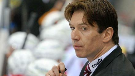 Uwe Krupp, 46, gewann als erster deutscher Spieler in der NHL den Titel. Die Deutsche Meisterschaft verpasste er als der Trainer der Kölner Haie allerdings.