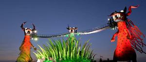 Bunt, bunter, Pountney. Die Kulisse der „Zauberflöte“. 