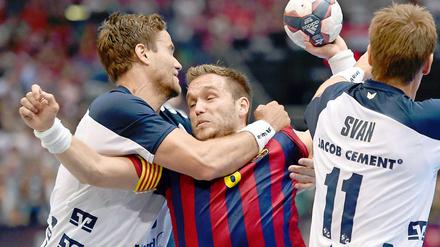 Barcelona und Victor Tomas (M.) blieben diesmal an Flensburg hängen.
