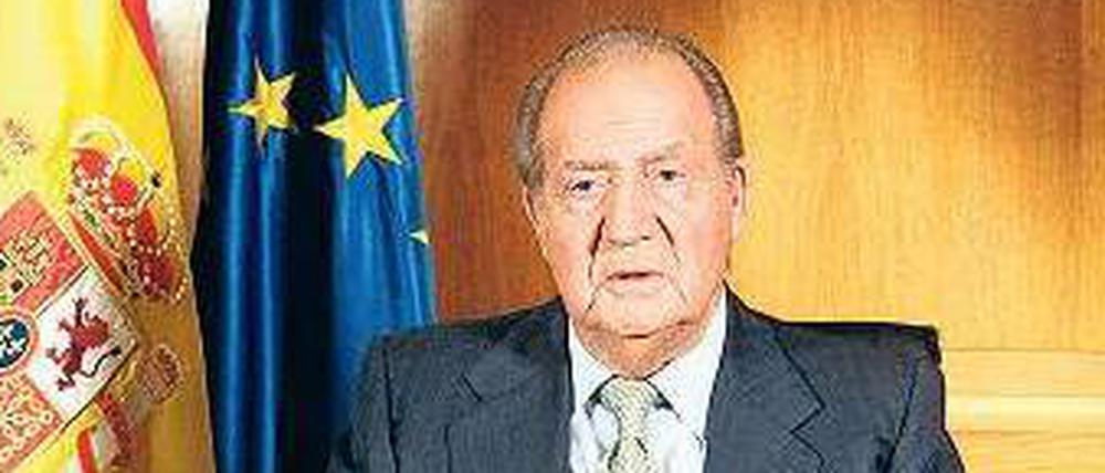 Jämmerlich zusammengesackt. Juan Carlos I. erklärt seine Abdankung.