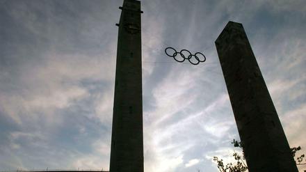 Im Zeichen der Ringe. Sportlich geht es im Olympiastadion oft zu, olympisch aber schon lange nicht mehr. 