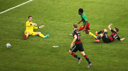 Die deutsche Abwehr vor Torwart Roman Weidenfeller wirkte nicht immer sicher.