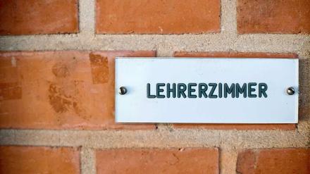 Hinter den Wänden der Lehrerzimmer herrschte am Montag erneut Unverständnis über die geringe Halbwertzeit von Senatsankündigungen. 