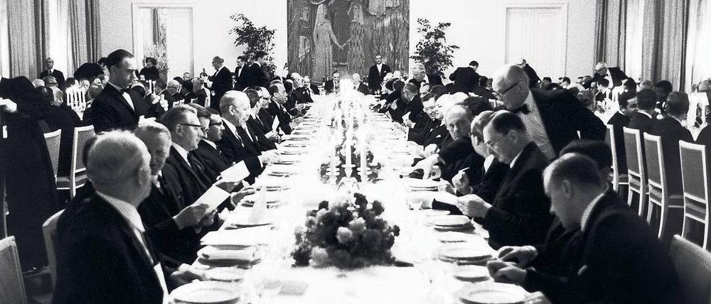 Das Beste für die Gäste. Daran hielt sich auch Bundespräsident Heinrich Lübke, als er 1969 anlässlich der „Grünen Woche“ fürstlich auftischen ließ.